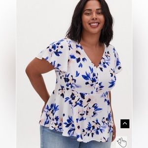 Torrid Women's Blue Floral V-Neck Peplum Top